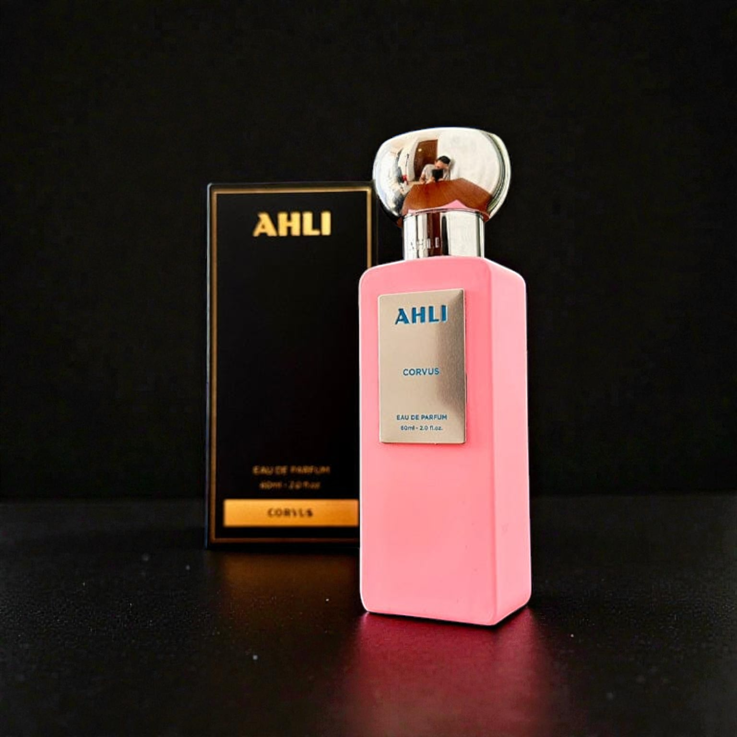 Ahli Corvus EDP: La Explosión Frutal de Fresa y Frambuesa sobre Vainilla y Cachemira. ¡Elegancia y Poder Inolvidables!